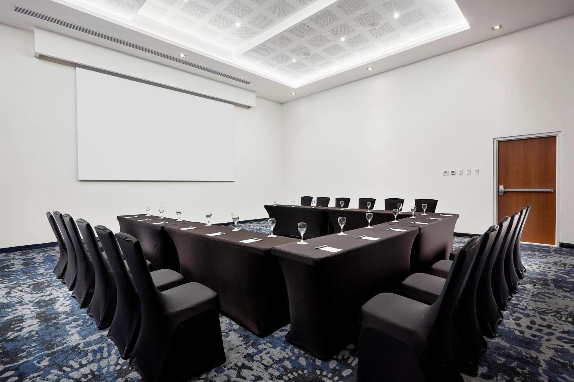Fairfield Inn & Suites By Marriott Cancun Airport Alfredo V. Bonfil Екстериор снимка