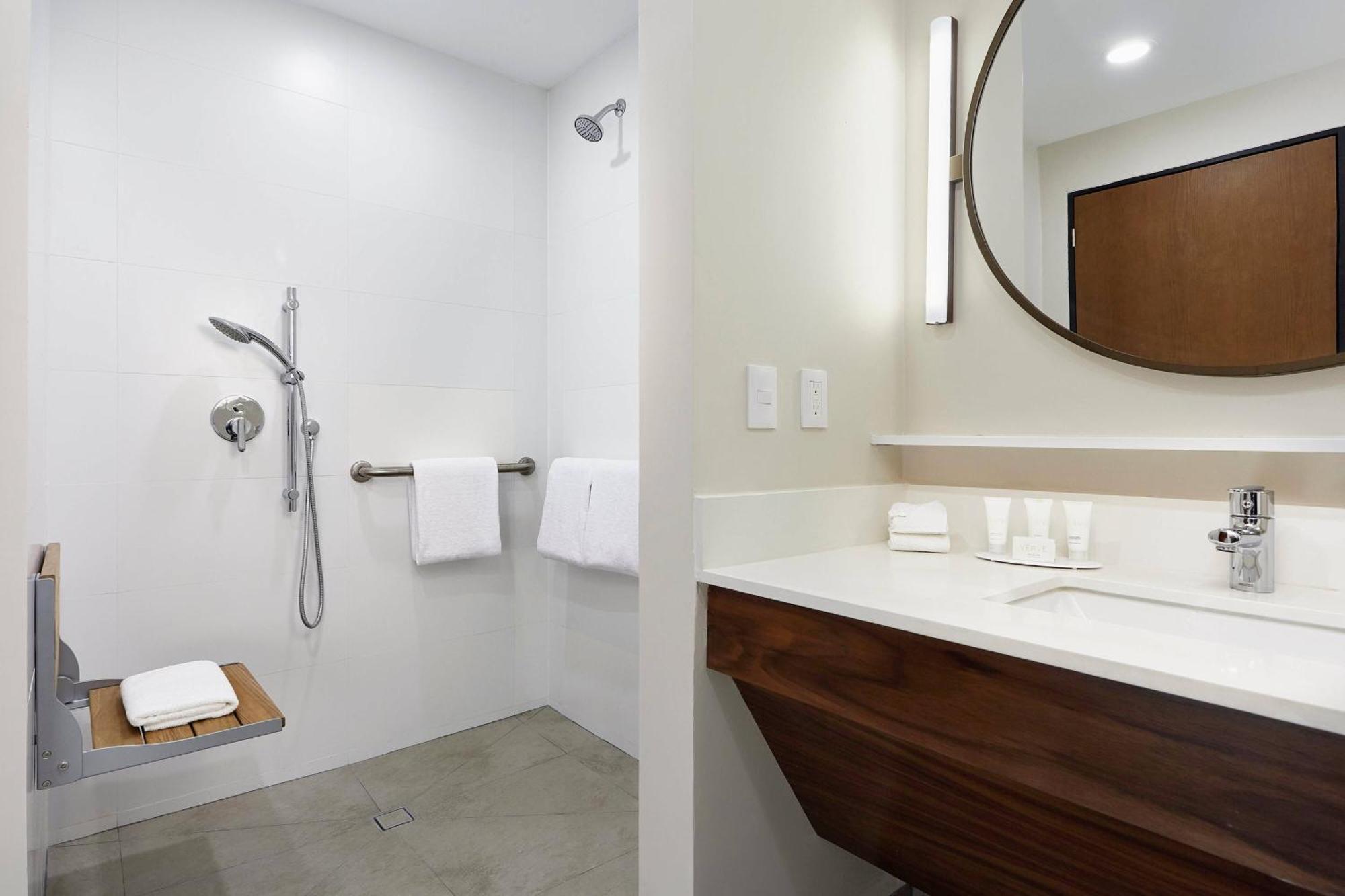Fairfield Inn & Suites By Marriott Cancun Airport Alfredo V. Bonfil Екстериор снимка