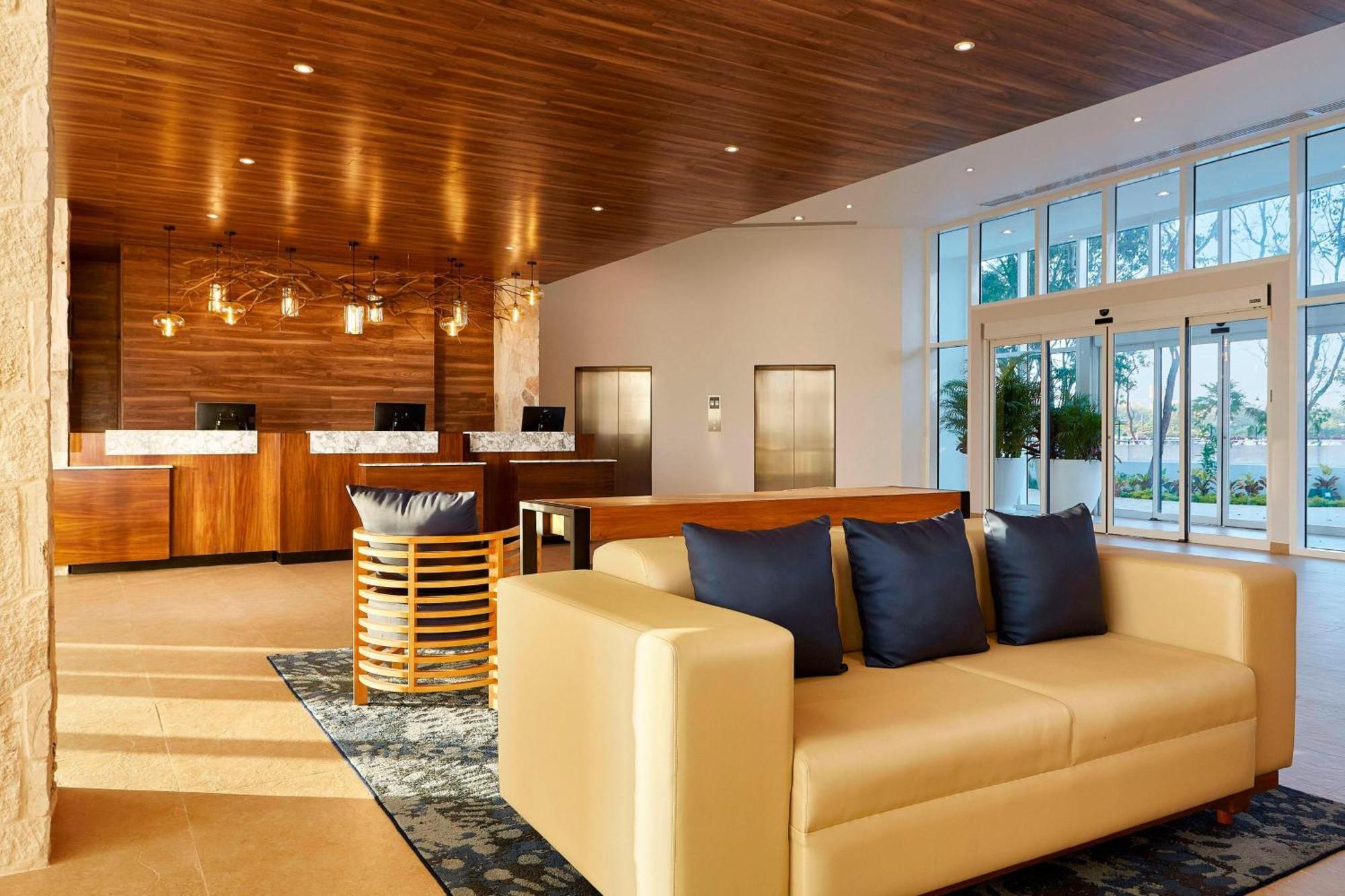 Fairfield Inn & Suites By Marriott Cancun Airport Alfredo V. Bonfil Екстериор снимка