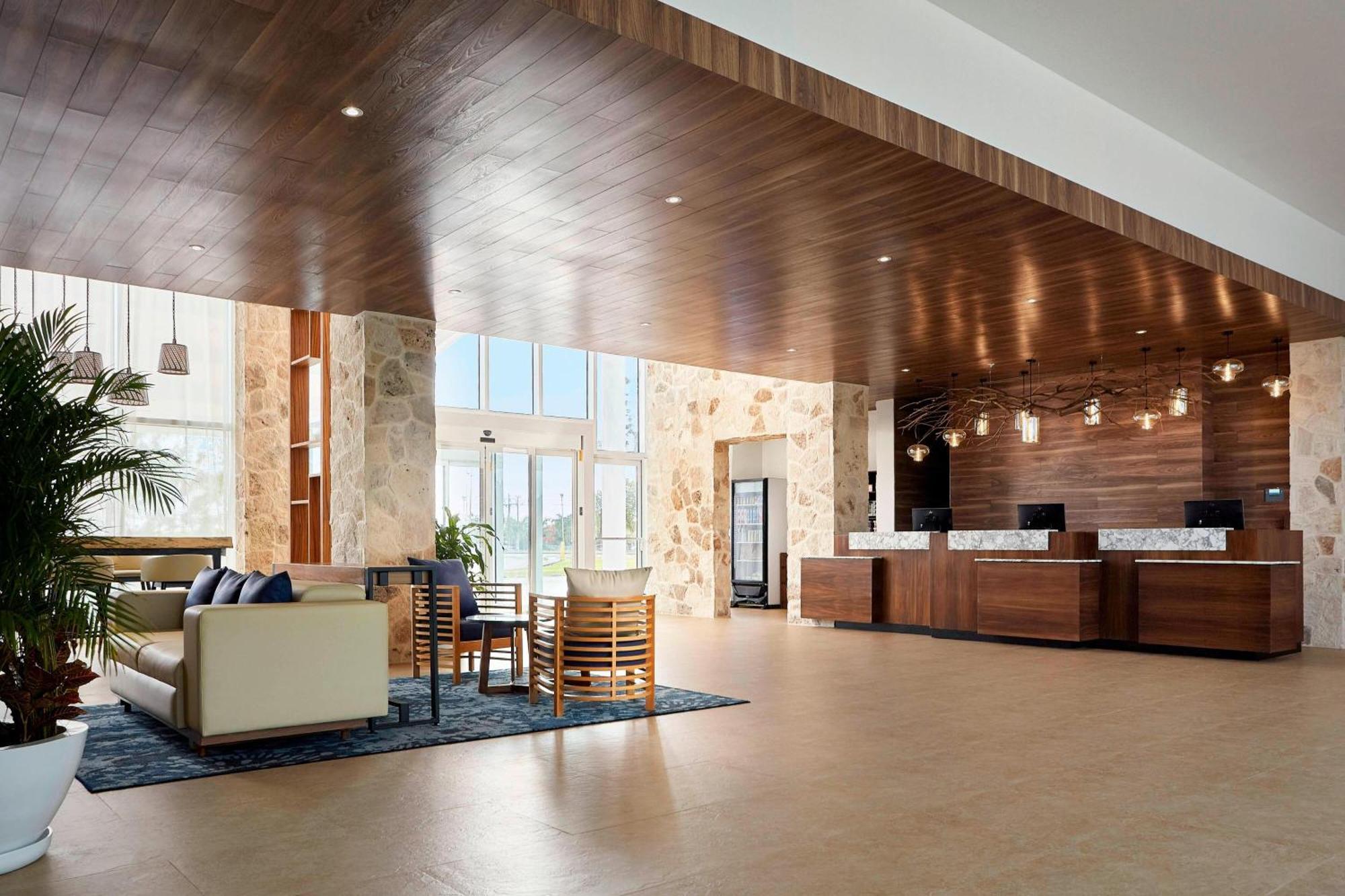 Fairfield Inn & Suites By Marriott Cancun Airport Alfredo V. Bonfil Екстериор снимка